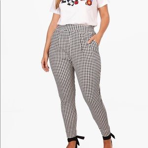 Gingham print trousers/pants